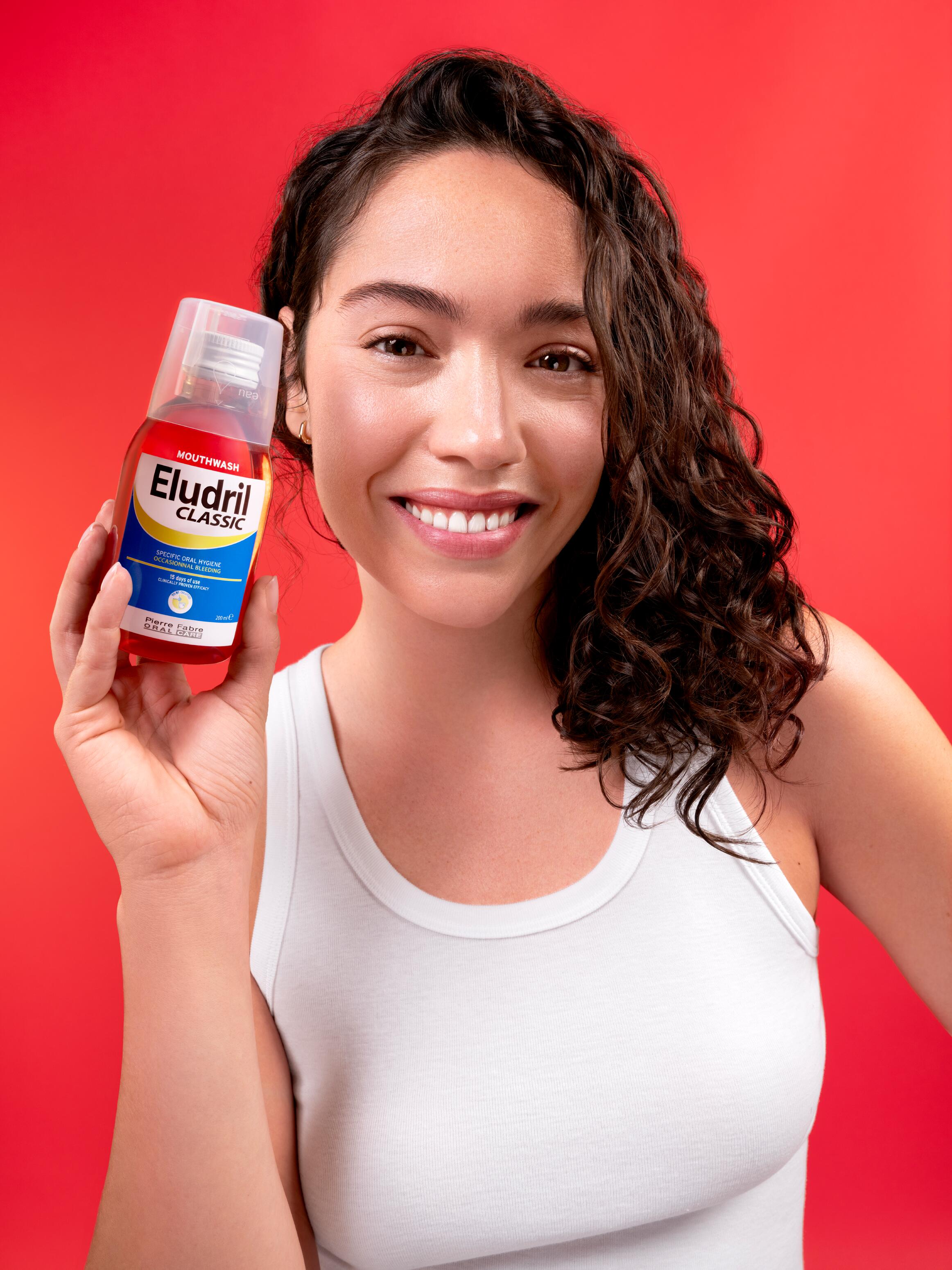 OC_ELUDRIL_CLASSIC_MOUTHWASH_STATIC ___MODEL_PRODUCT_JPG_2026__3577056025433-jpg